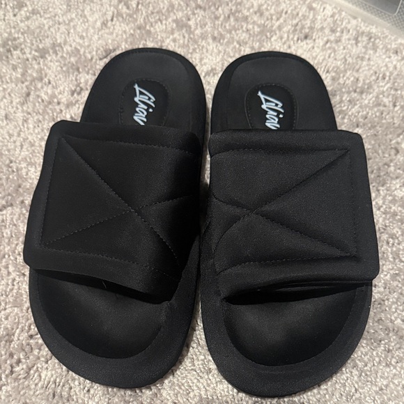 Liliana Shoes - Liliana Quilted Black Slide Sandals